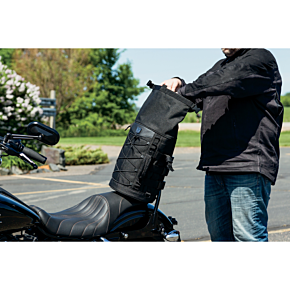 Kuryakyn Momentum Deadbeat Duffle