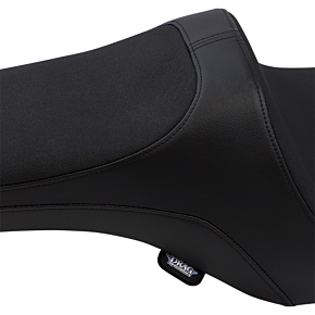 Predator III Slip Stop™ Seat - Smooth - Black 0801-1436