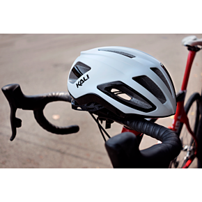 Uno Helmet - Matte White/Black - S/M 0240921136