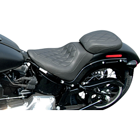Mustang Wide Tripper Rear Seat - Diamond - Black 76763