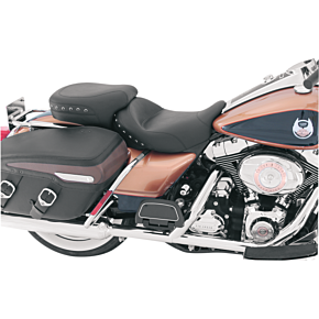 Mustang Solo Black Studded Seat - FL 08+ 76028