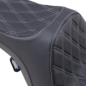 Predator III Seat - Double Diamond - Silver Stitched 0801-1130