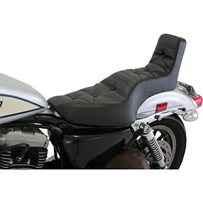 Mustang Throwback™ Seat - '04+ XL 75126