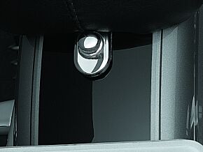 Kuryakyn Kuryakyn Seat Beauty Cap & Thumb Screw Combo Chrome - 9035