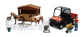 New Ray Toys New Ray Toys Kubota RTV-X1120D Playset with Figurine, Barn and Horses/ Scale - 1:18 - SS-33343